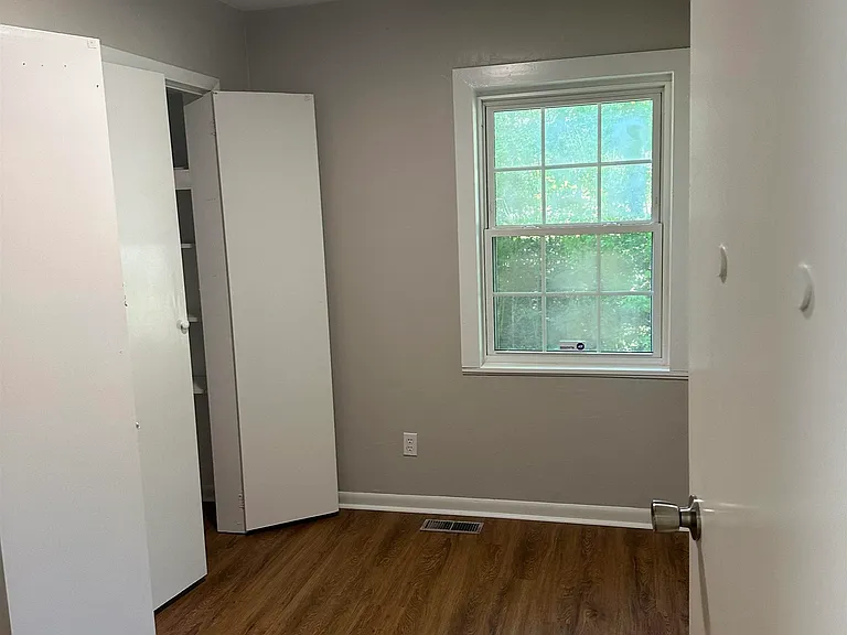2209 Gibbs Dr — Photo 9