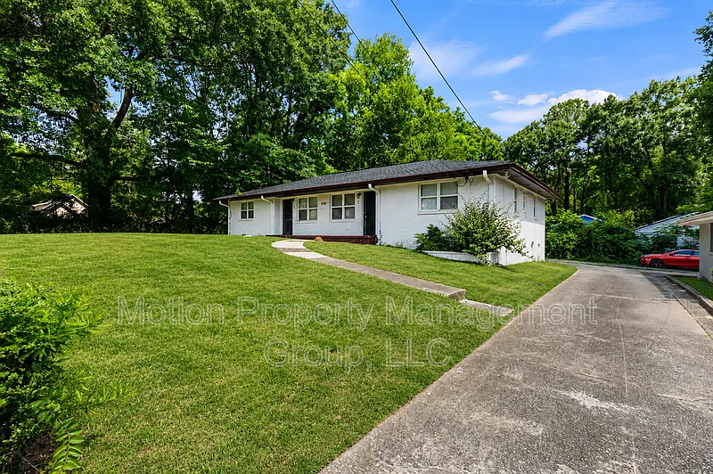 2 bed, 1.0 bath, 900 sqft, $1,200 — Photo 1
