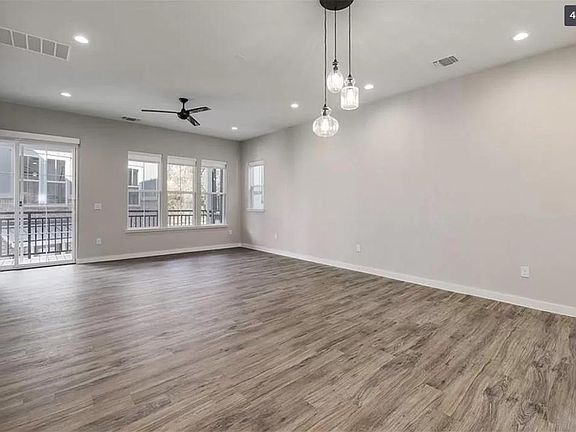 4th image of 3809 Valley View Rd #16