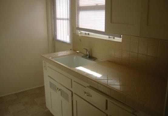 3rd image of 3588 6th Ave