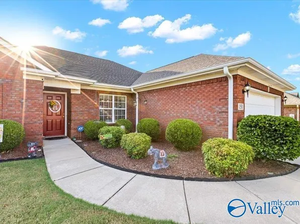 151 Bucks Pocket Dr, New Market, AL 35761