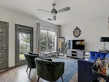 2724 Bond Dr — Photo 10