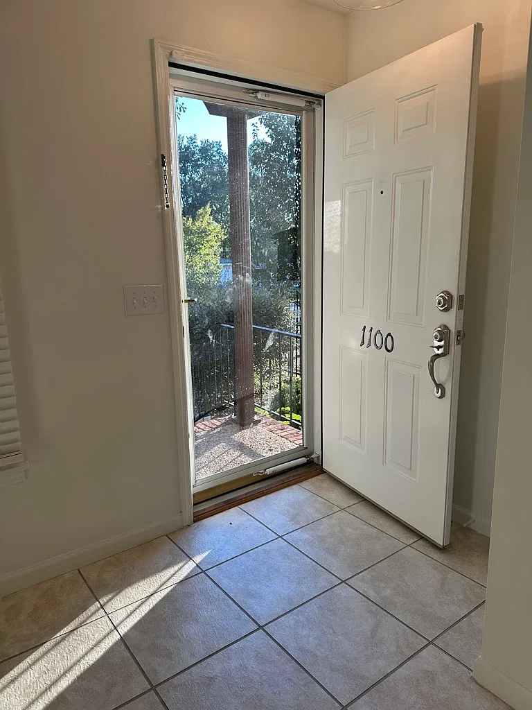 Charming and Updated Townhouse Retreat in Dothan, Alabama — Photo 2