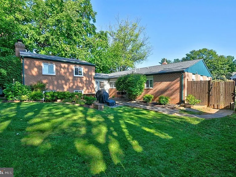 204 Belmont Dr SW — Photo 4