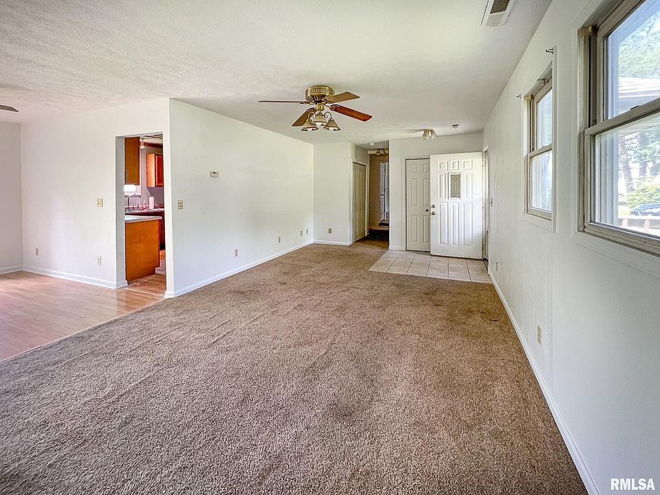 808 W 3rd St, Delavan, IL 61734 Zillow