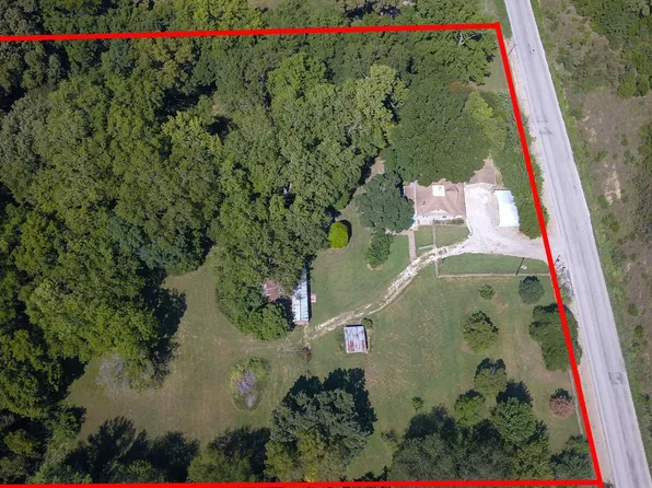 12217 S Rd, Hoyt, KS 66440