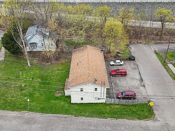2nd image of 100 Louisa St #E