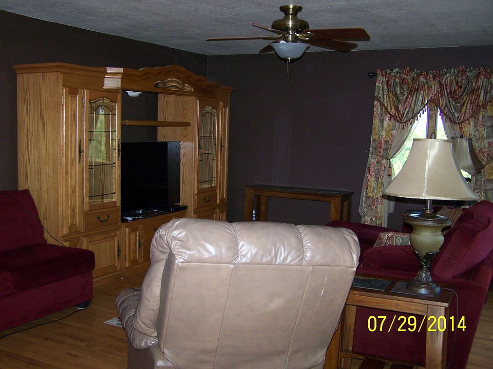 2nd image of 120 Hackberry Ln