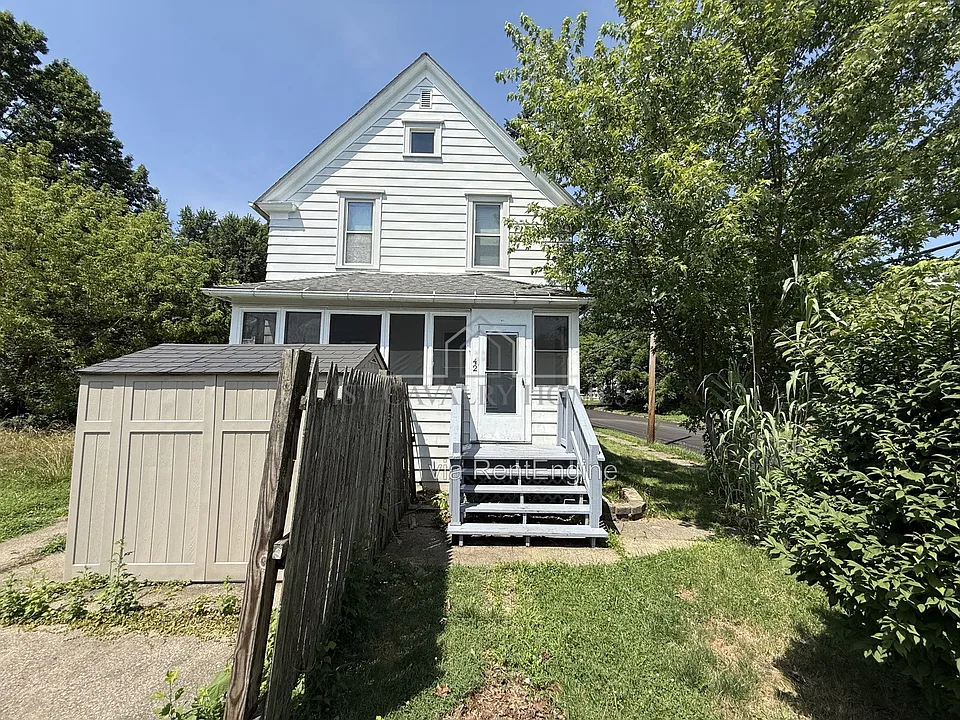 42 Paris Ave