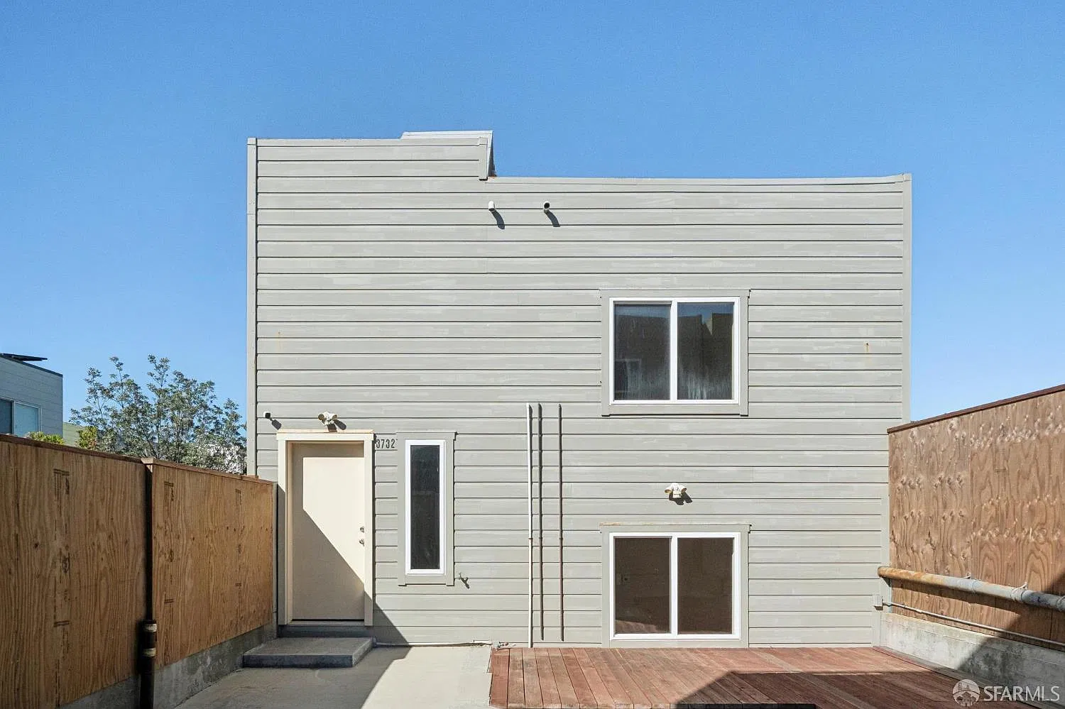 3 bed, 3.0 bath, 1500 sqft, $6,250 — Photo 3