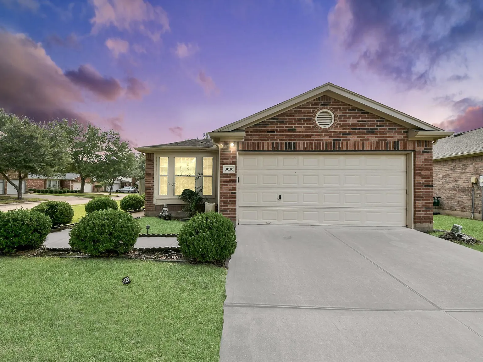 3 bed, 2.0 bath, 1251 sqft, $1,850 — Photo 2
