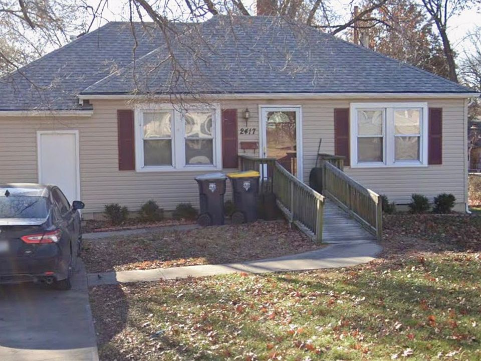 1st image of 2417 NE 52nd St