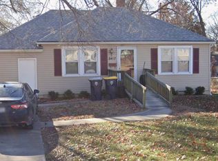 2417 NE 52nd St, Kansas City, MO 64118