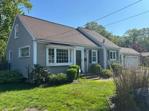 83 Memorial Dr, Feeding Hills, MA 01030