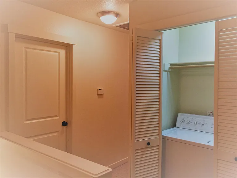 642 NW Garswood Ter — Photo 10