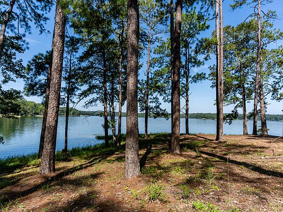3rd image of 115 Luannes Point