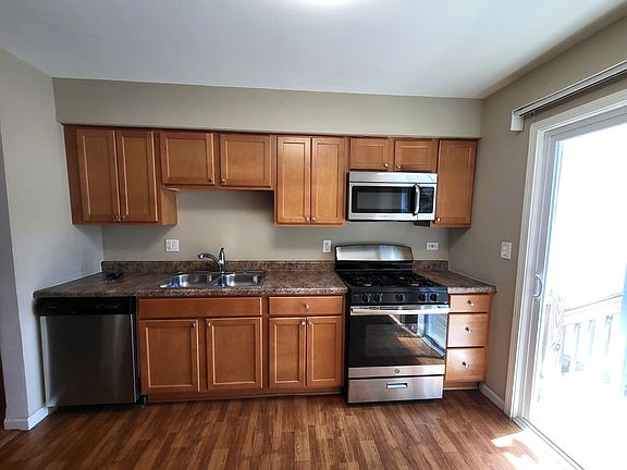 5th image of 682 Oswego Dr