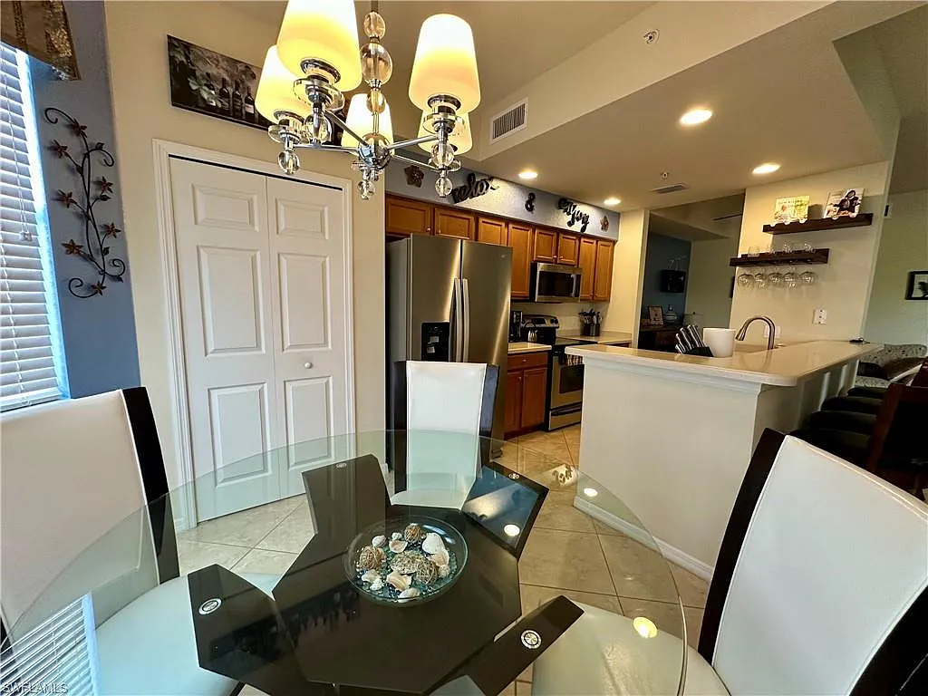 2 bed, 2.0 bath, 1232 sqft, $6,000 — Photo 4