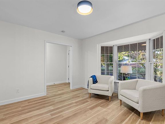 5th image of 6982 Parc Charlene Dr