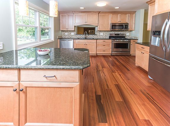 2nd image of 6842 Harvest Ave