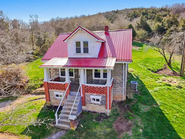11494 New Garden Rd, Honaker, VA 24260