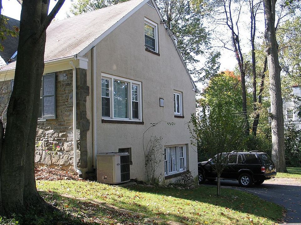 2nd image of 7 Donna Ln