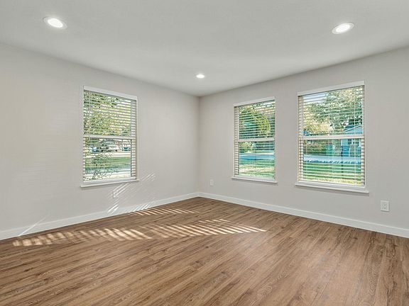 5th image of 706 Cedar St