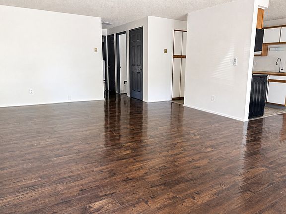 5th image of 935 SE Rene Ave #935