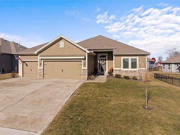 2nd image of 3706 NE 91st Pl