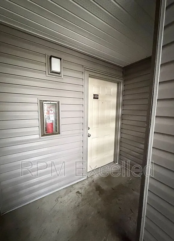 2 bed, 2.0 bath, 956 sqft, $1,700 — Photo 3