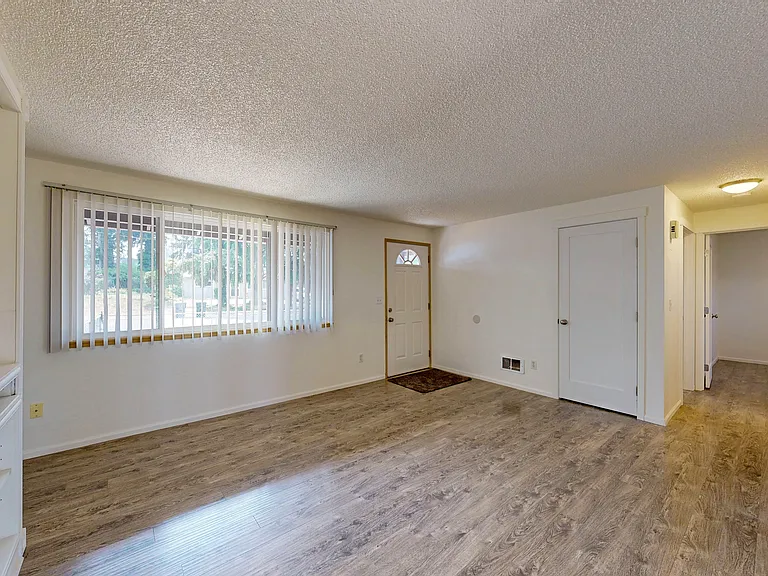 1725 Lafayette St S #B — Photo 8