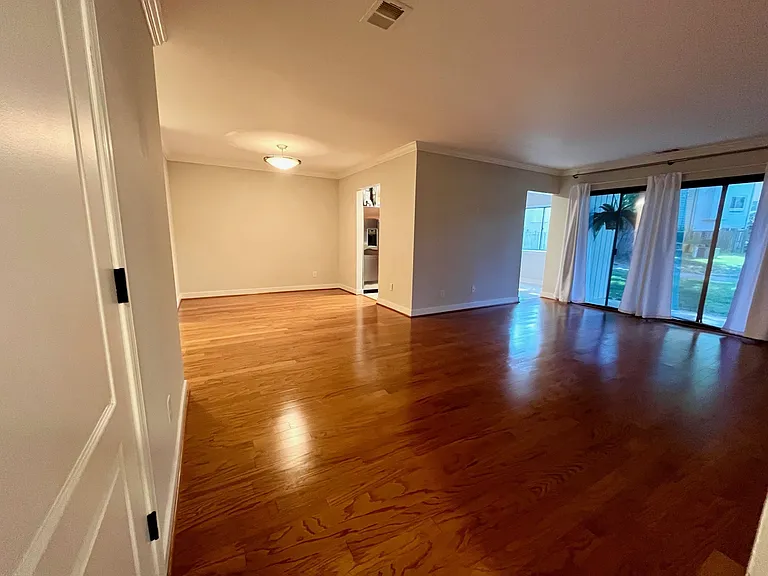 304 Hilltop Ln #C — Photo 14