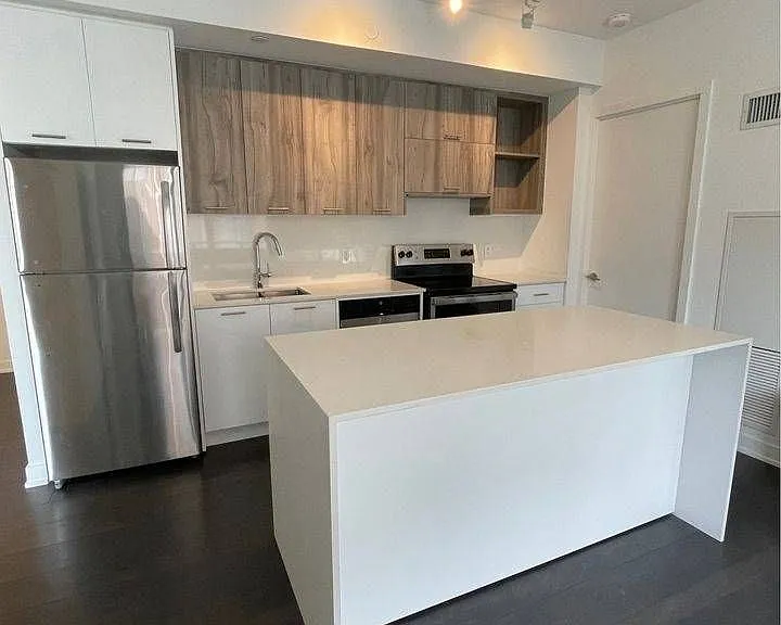 180 Veterans Dr #209 — Photo 12