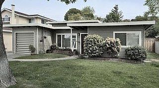 1st image of 1564 Cottage Grove Ave