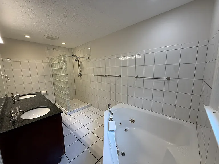 4853 Creekland Trce — Photo 14