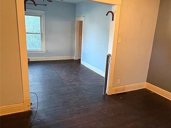 4th image of 59 E Jennings Ave