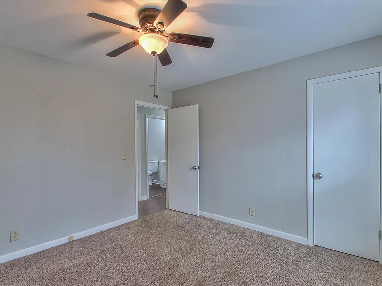 4925 Kilimanjaro Dr — Photo 17