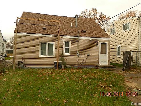 3rd image of 29065 Powers St