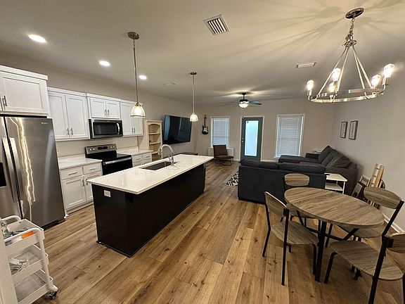 2nd image of 330 Raven Ln
