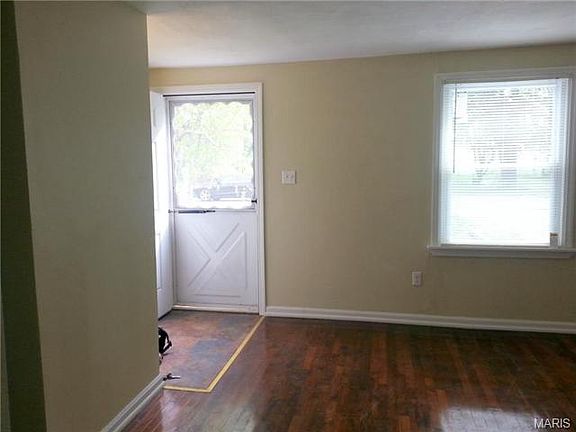 3rd image of 431 Georgia Ave