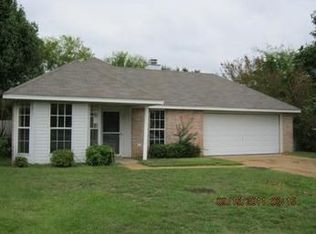 8 Chris Cv, Byram, MS 39272