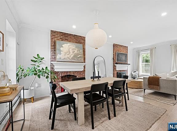 5th image of 208 3rd Street