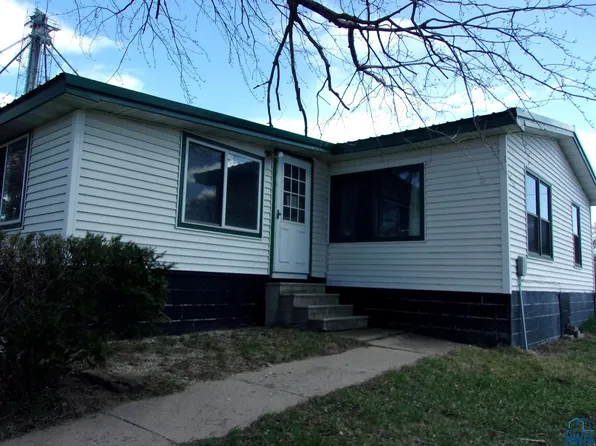 202 S Main St, Dixon, NE 68732