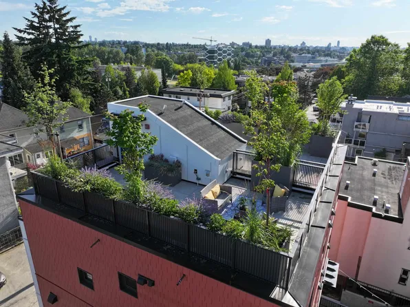 1552 E 3rd Ave #122, Vancouver, BC V5N 5R8