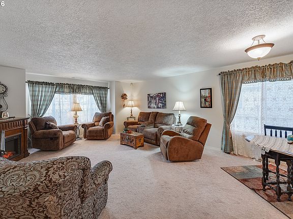 3rd image of 1710 SE 161st Pl