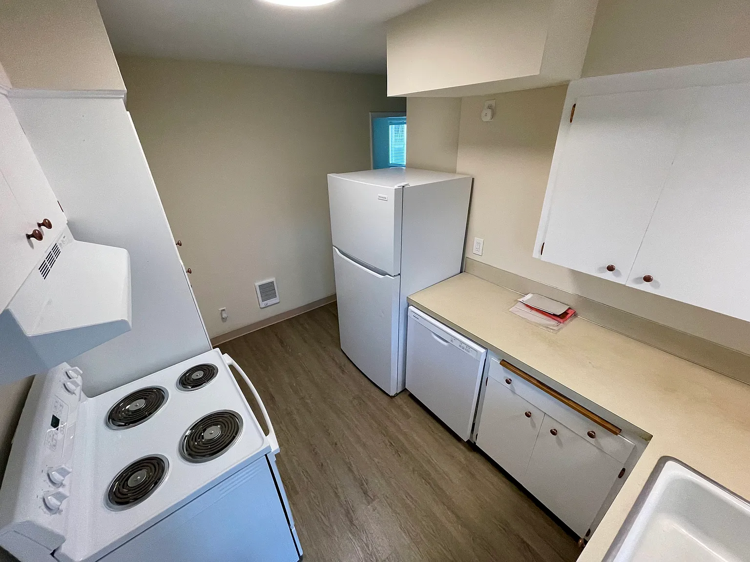 2 bed, 800 sqft, $1,400 — Photo 2