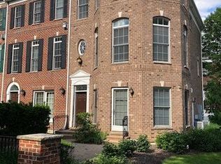 243 Box Car Ave, Naperville, IL 60540