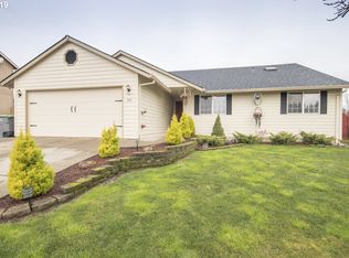 892 E 10th Ct, Lafayette, OR 97127