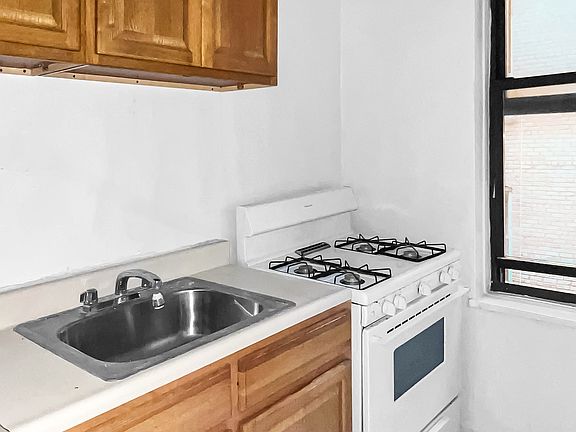 5th image of 2776 Jerome Ave #3C