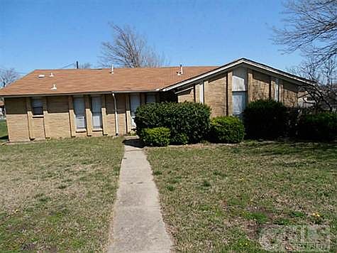 2nd image of 1201 Aldenwood Dr